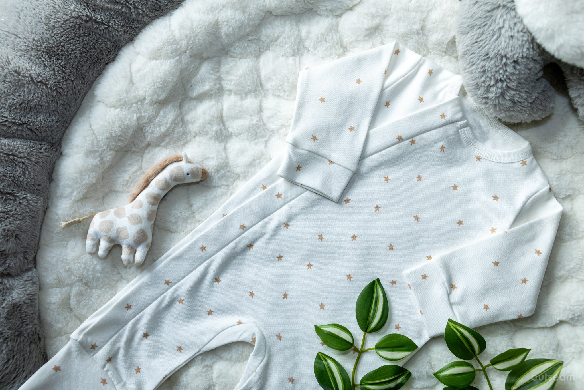 Outseam Romper Brown Stars — detail view 2